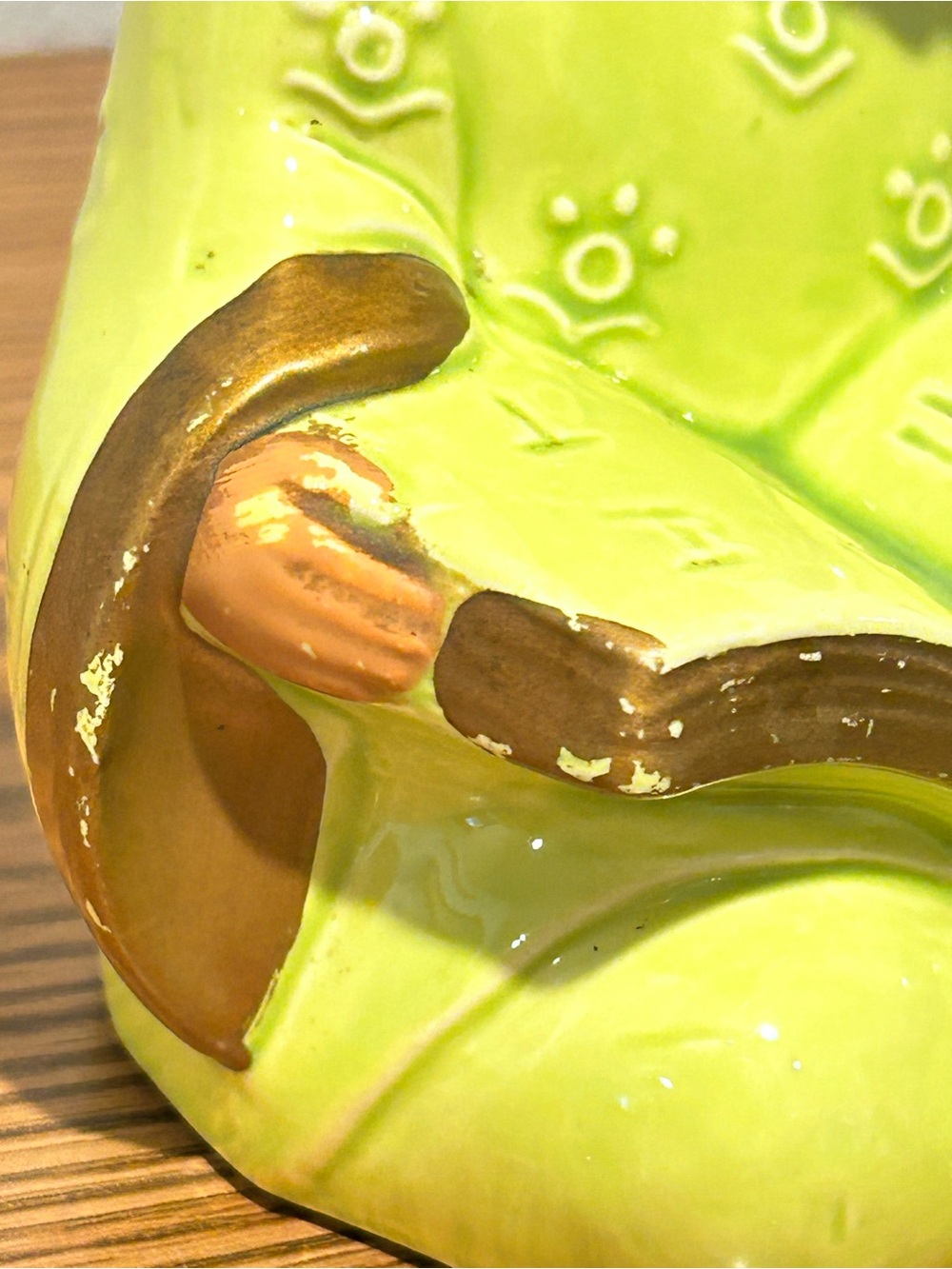 1950’s Glazed Ceramic Lime Green Asian Boy Reading - Picture 9 of 11